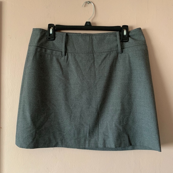 The Limited Dresses & Skirts - ⭐️Gray skirt